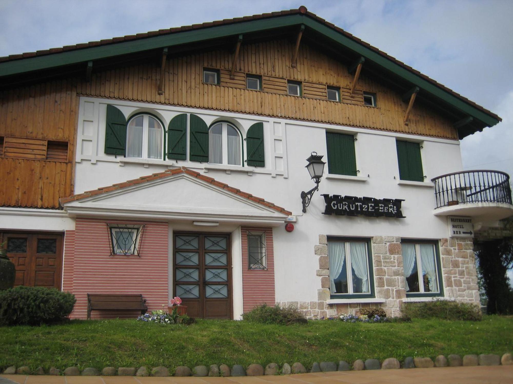 Gurutzeberri Hotell Oiartzun Exteriör bild